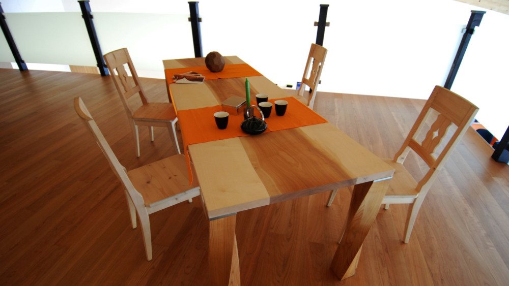 individueller Holztisch