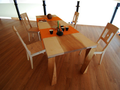 individueller Holztisch